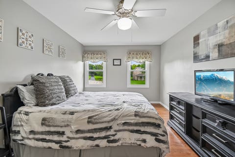 Tiny photo for 5N630 Leslie Court, St. Charles, IL 60175 (MLS # 12673285)