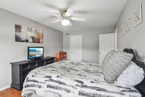 Tiny photo for 5N630 Leslie Court, St. Charles, IL 60175 (MLS # 12673285)