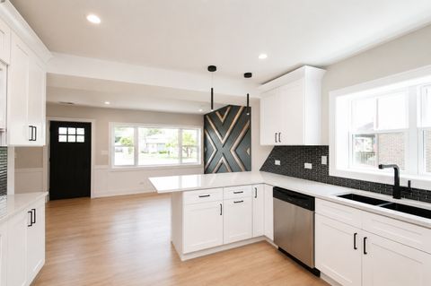 Tiny photo for 9316 Sayre Avenue, Oak Lawn, IL 60453 (MLS # 12693712)