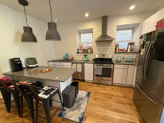 446 N Aberdeen Street 1