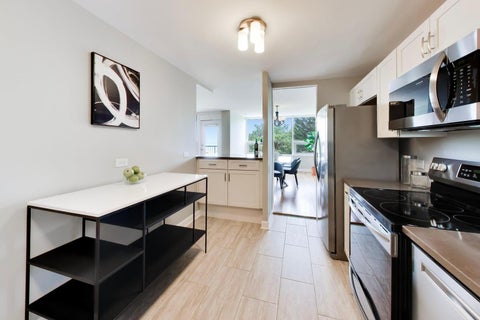 Tiny photo for 5733 N SHERIDAN Road #4C, Chicago, IL 60660 (MLS # 12704950)