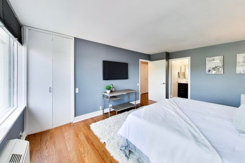 Tiny photo for 5733 N SHERIDAN Road #4C, Chicago, IL 60660 (MLS # 12704950)