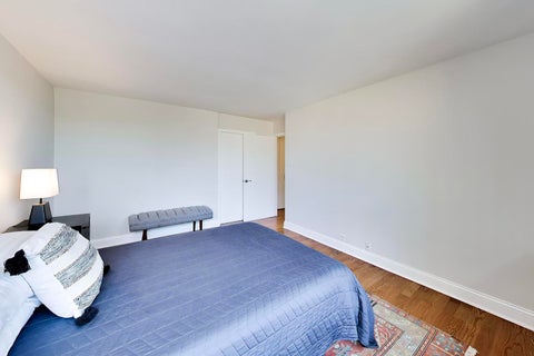 Tiny photo for 5733 N SHERIDAN Road #4C, Chicago, IL 60660 (MLS # 12704950)
