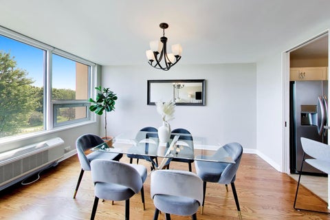 Tiny photo for 5733 N SHERIDAN Road #4C, Chicago, IL 60660 (MLS # 12704950)