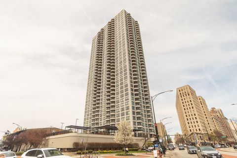 Photo of 2020 N Lincoln Park West #11C, Chicago, IL 60614 (MLS # 12617740)