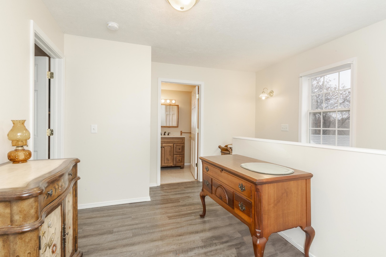 Bloomington, Illinois 61701, United States, 3 Bedrooms Bedrooms, ,2 BathroomsBathrooms,Residential,Contingent,245793