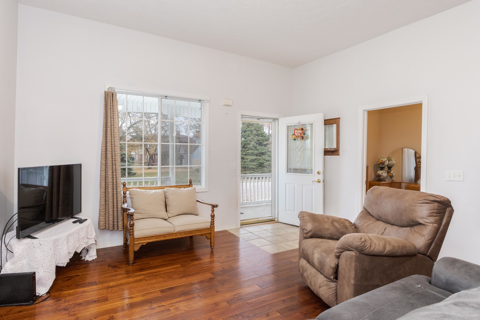 Bloomington, Illinois 61701, United States, 3 Bedrooms Bedrooms, ,2 BathroomsBathrooms,Residential,Contingent,245793