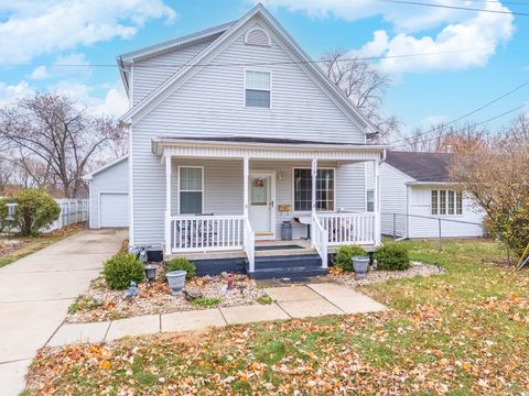 Tiny photo for 110 Lake Street, Bloomington, IL 61701 (MLS # 12520709)