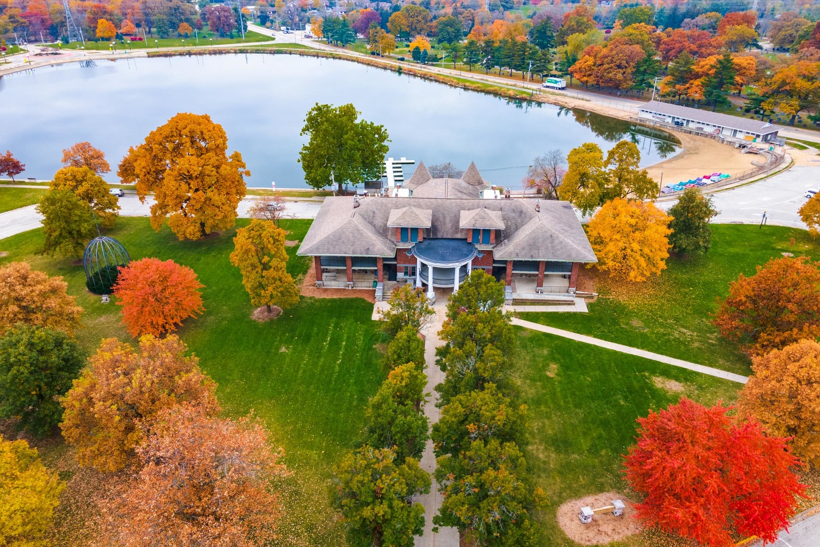 Bloomington, Illinois 61701, United States, 3 Bedrooms Bedrooms, ,2 BathroomsBathrooms,Residential,Contingent,245793