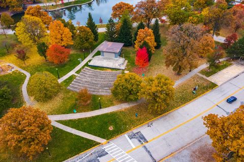 Tiny photo for 110 Lake Street, Bloomington, IL 61701 (MLS # 12520709)