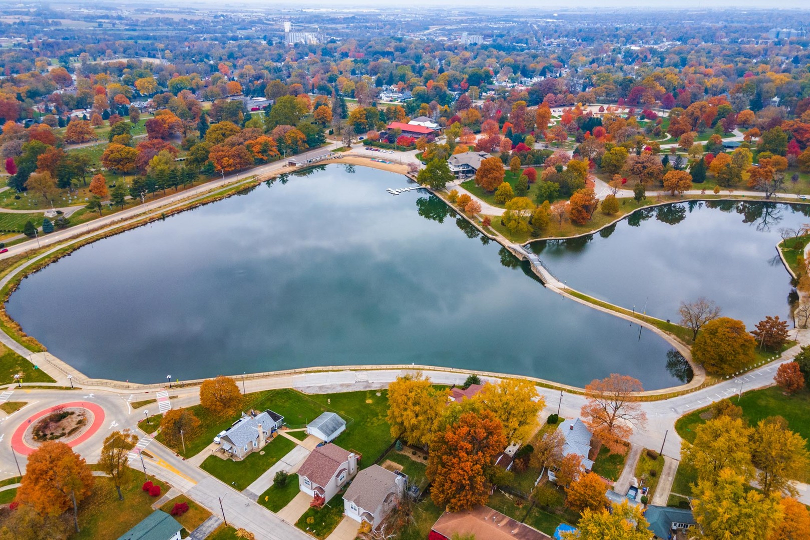 Bloomington, Illinois 61701, United States, 3 Bedrooms Bedrooms, ,2 BathroomsBathrooms,Residential,Contingent,245793