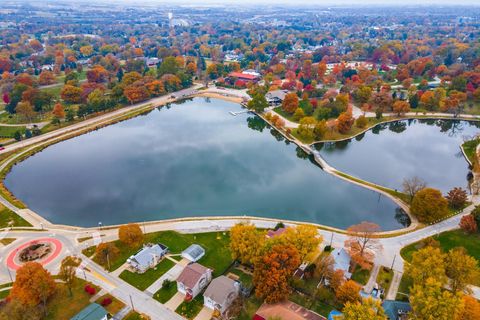 Tiny photo for 110 Lake Street, Bloomington, IL 61701 (MLS # 12520709)