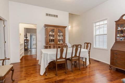 Tiny photo for 110 Lake Street, Bloomington, IL 61701 (MLS # 12520709)