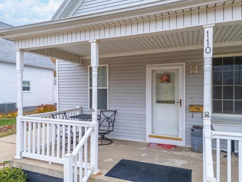 Tiny photo for 110 Lake Street, Bloomington, IL 61701 (MLS # 12520709)