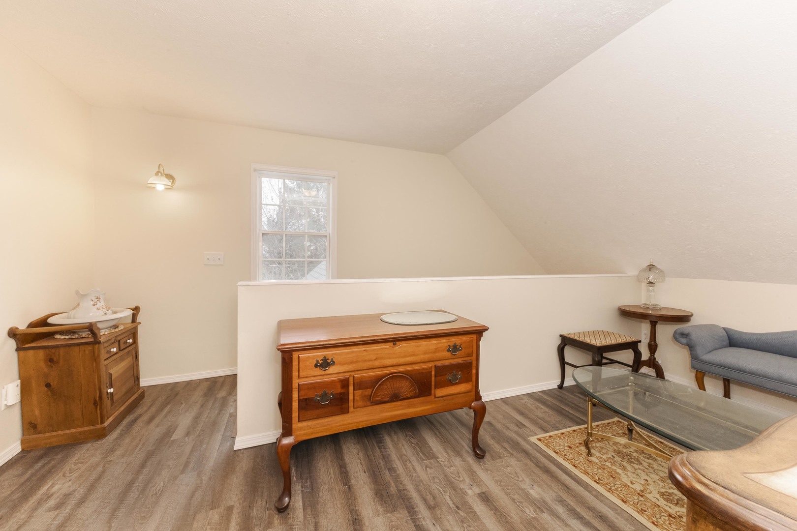 Bloomington, Illinois 61701, United States, 3 Bedrooms Bedrooms, ,2 BathroomsBathrooms,Residential,Contingent,245793