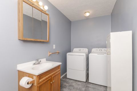 Tiny photo for 110 Lake Street, Bloomington, IL 61701 (MLS # 12520709)