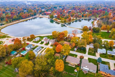 Tiny photo for 110 Lake Street, Bloomington, IL 61701 (MLS # 12520709)