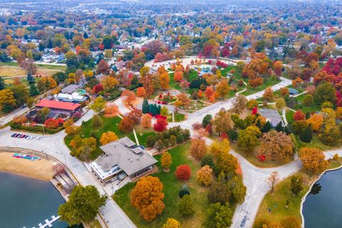 Tiny photo for 110 Lake Street, Bloomington, IL 61701 (MLS # 12520709)