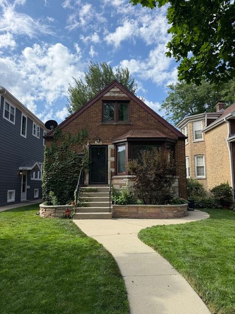 Photo of 4921 W Catalpa Avenue, Chicago, IL 60630 (MLS # 12706847)