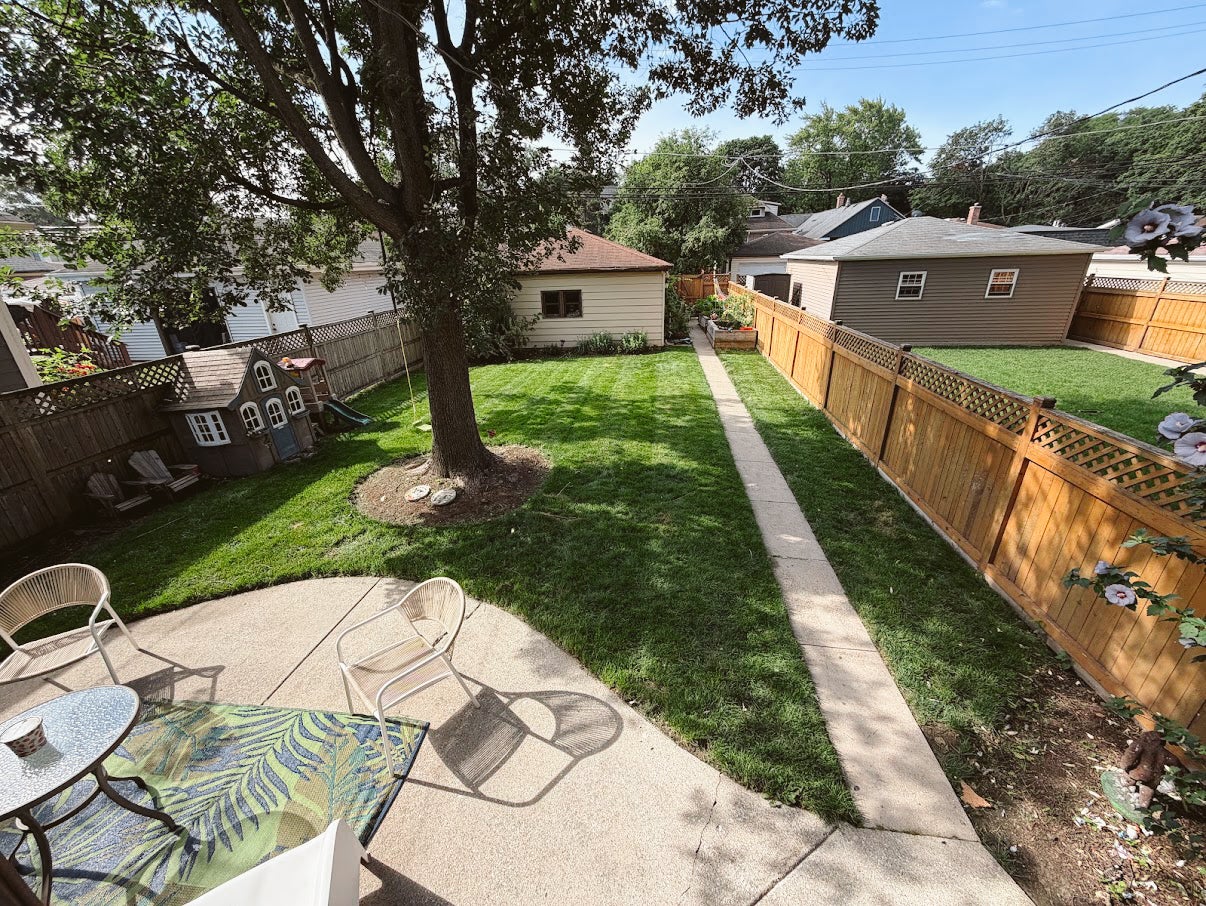 4921 W Catalpa Avenue