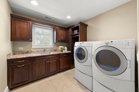 Tiny photo for 253 E Wilson Street, Elmhurst, IL 60126 (MLS # 12786440)