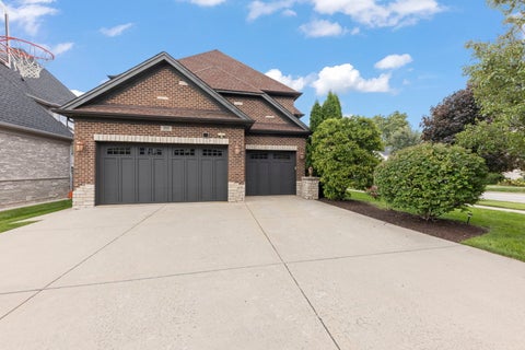 Tiny photo for 253 E Wilson Street, Elmhurst, IL 60126 (MLS # 12786440)