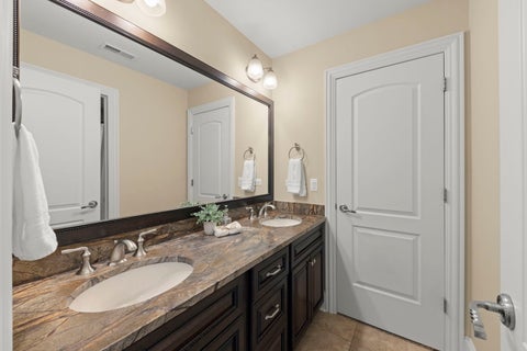 Tiny photo for 253 E Wilson Street, Elmhurst, IL 60126 (MLS # 12786440)