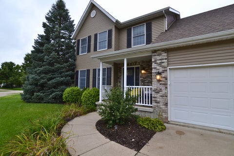 Tiny photo for 2062 Plum Tree Road, Bettendorf, IA 52722 (MLS # 12767001)