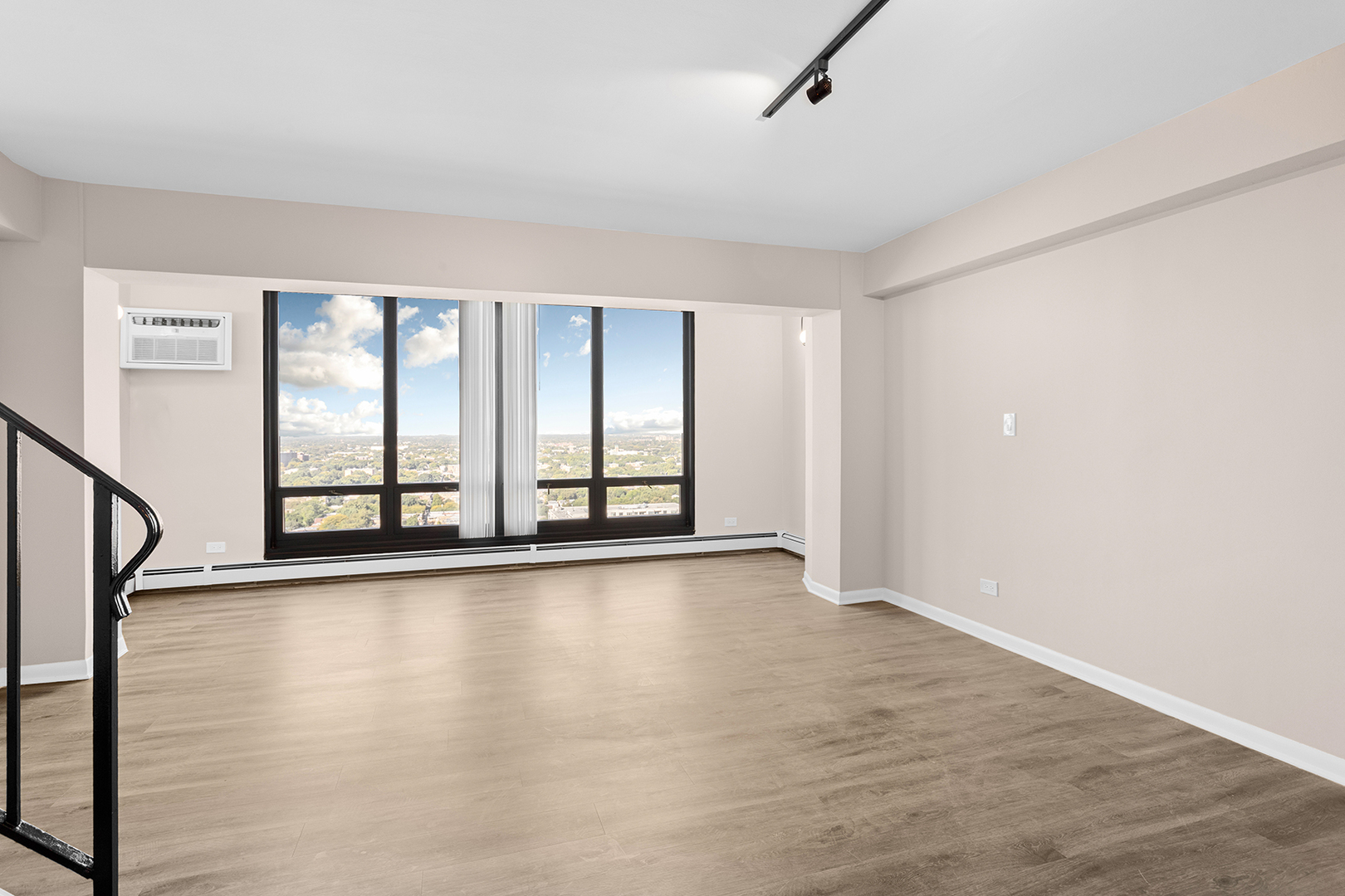 6166 N Sheridan Road 28A