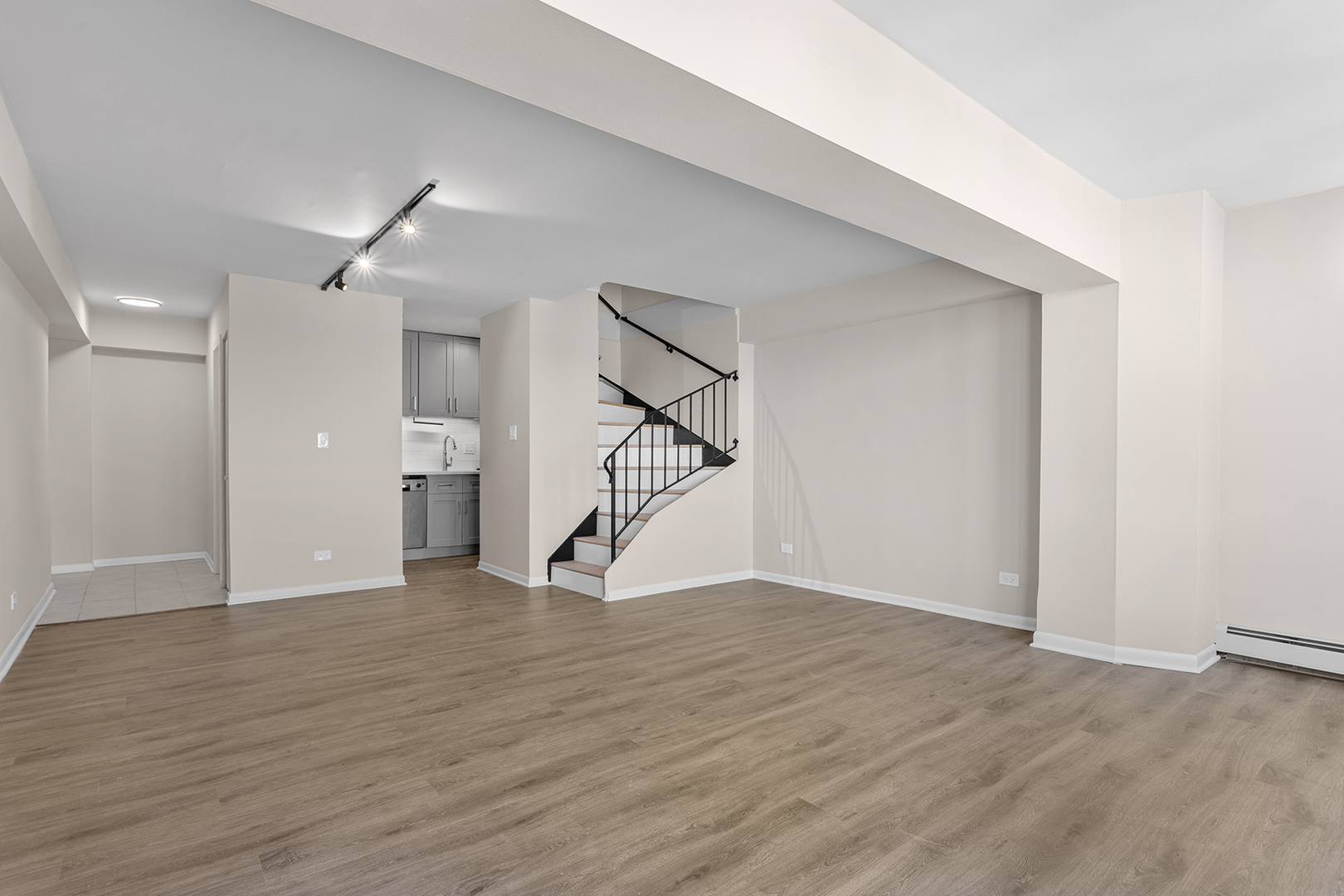 6166 N Sheridan Road 28A