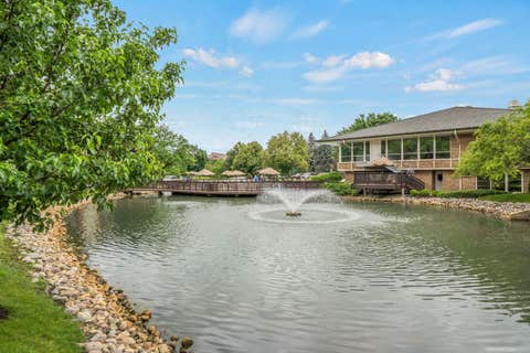 Tiny photo for 5 Oak Brook Club Drive #P1N, Oak Brook, IL 60523 (MLS # 12708461)