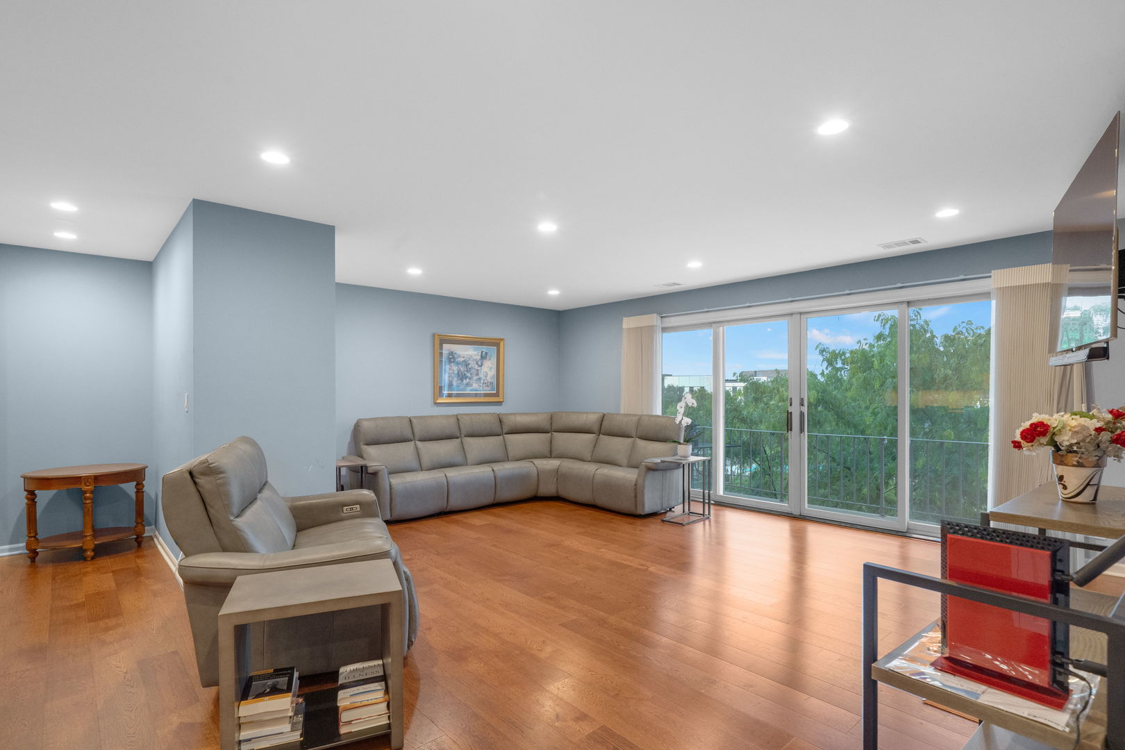 5 Oak Brook Club Drive P1N