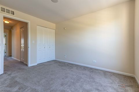 Tiny photo for 24852 W Gates Lane #24852, Plainfield, IL 60585 (MLS # 12663211)