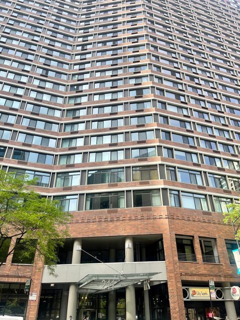 211 E Ohio Street 1716 Chicago IL 60611