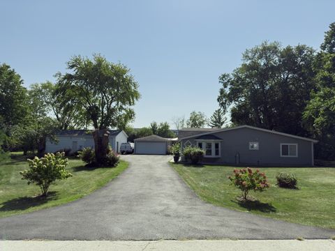 Photo of 30W165 Estes Street, Naperville, IL 60563 (MLS # 12482193)