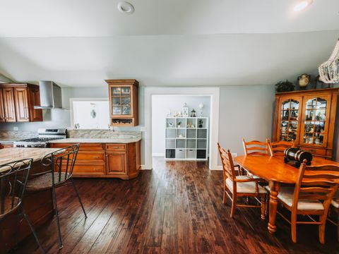 Tiny photo for 30W165 Estes Street, Naperville, IL 60563 (MLS # 12482193)