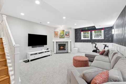 Tiny photo for 2338 N OAKLEY Avenue, Chicago, IL 60647 (MLS # 12638634)