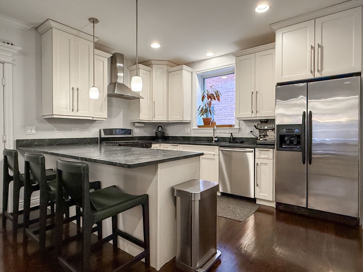 927 W AGATITE Avenue 2N