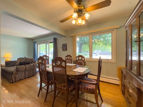 Tiny photo for 2632 N Windsor Drive #104, Arlington Heights, IL 60004 (MLS # 12482871)