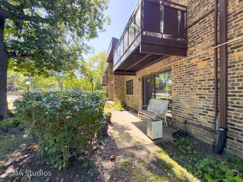 Tiny photo for 2632 N Windsor Drive #104, Arlington Heights, IL 60004 (MLS # 12482871)