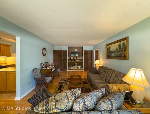 Tiny photo for 2632 N Windsor Drive #104, Arlington Heights, IL 60004 (MLS # 12482871)