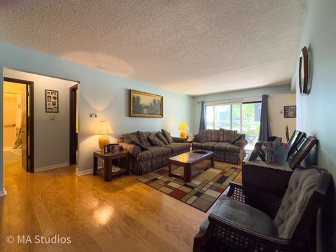 Tiny photo for 2632 N Windsor Drive #104, Arlington Heights, IL 60004 (MLS # 12482871)