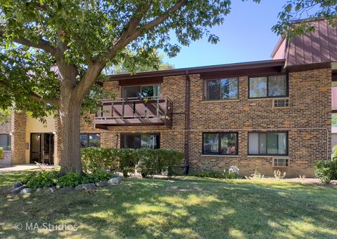 Tiny photo for 2632 N Windsor Drive #104, Arlington Heights, IL 60004 (MLS # 12482871)