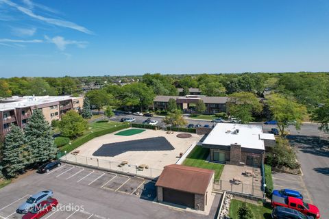 Tiny photo for 2632 N Windsor Drive #104, Arlington Heights, IL 60004 (MLS # 12482871)