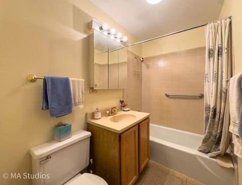 Tiny photo for 2632 N Windsor Drive #104, Arlington Heights, IL 60004 (MLS # 12482871)