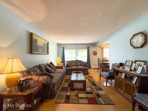 Tiny photo for 2632 N Windsor Drive #104, Arlington Heights, IL 60004 (MLS # 12482871)