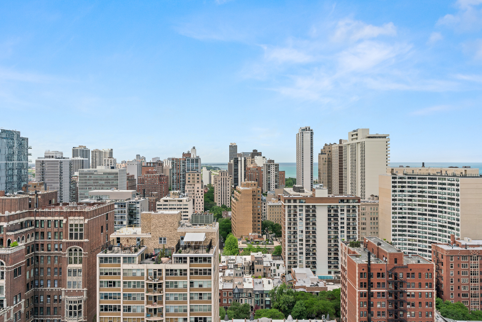 50 E BELLEVUE Place 2601