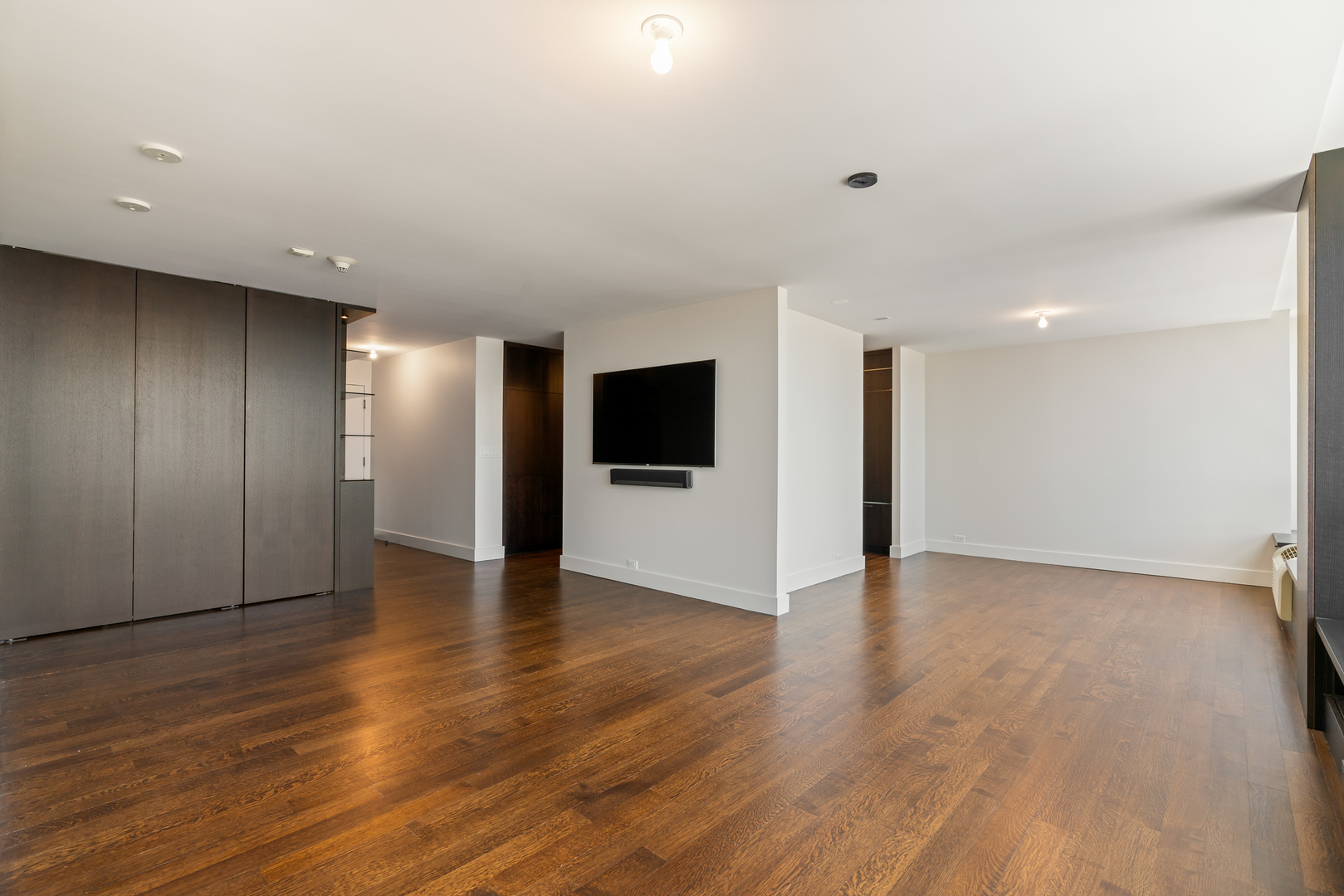 50 E BELLEVUE Place 2601