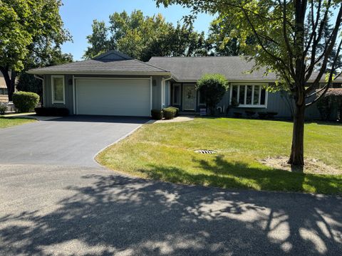 Photo of 1611 Pfingsten Road, Northbrook, IL 60062 (MLS # 12476925)