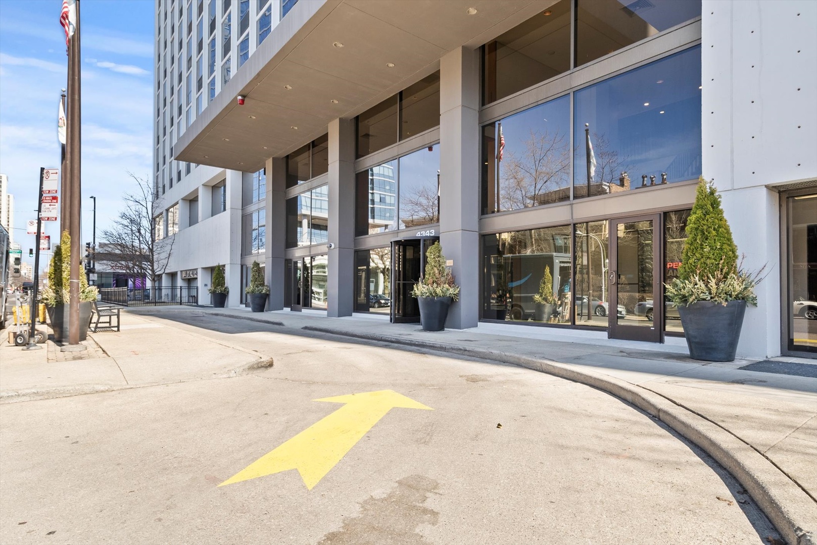 4343 N CLARENDON Avenue 1301